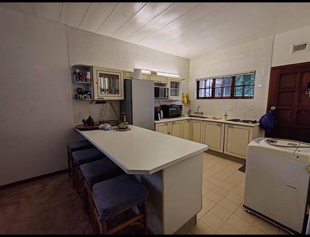 2 BEDROOM PROPERTY TO RENT IN RENNIES BEACH